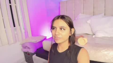 Aliclark online show from April 6, 7:04 pm