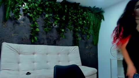 Alice online show from December 19, 6:11 pm