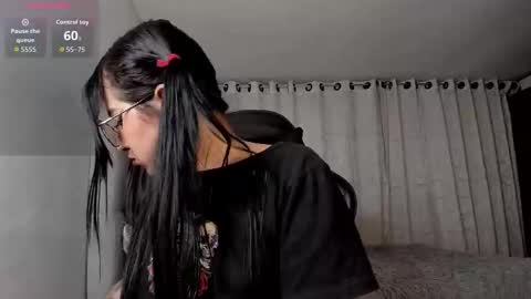 aliice_walker_ online show from March 3, 1:00 am