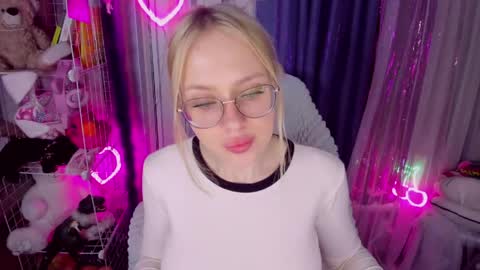 alinaocean online show from April 5, 7:13 pm
