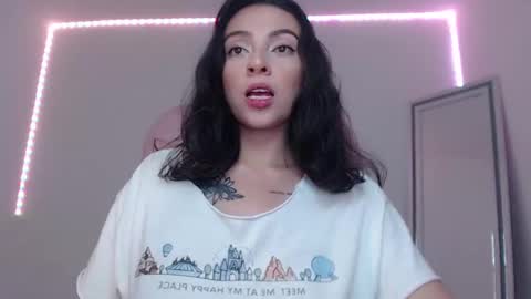 Snapshot of alisa__cain chatting on February 22, 6:28 am Alejandra online show from February 22, 6:28 am