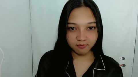 Shanti xhey online show from April 2, 9:34 pm