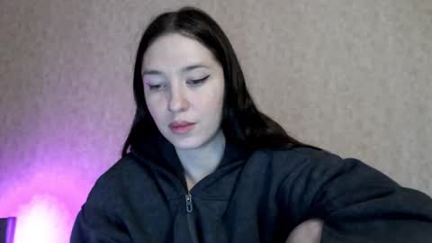 alisaadoll online show from January 19, 1:51 pm