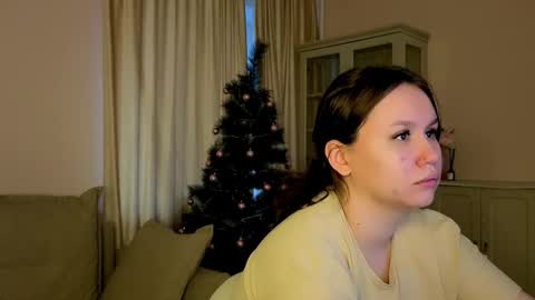 Alisia online show from December 21, 9:35 am