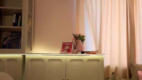 Alisia online show from February 25, 7:40 am