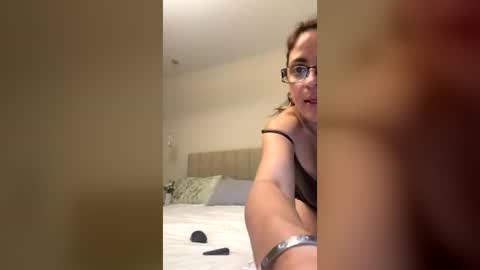 Alicia online show from June 20, 6:55 pm