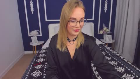 Anna online show from February 28, 1:43 pm