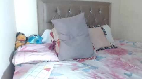 allise online show from April 12, 4:59 am