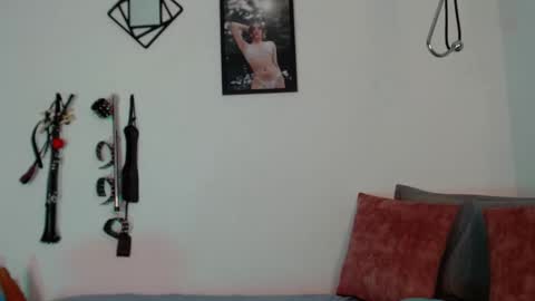 Alisson Beckett online show from December 2, 8:42 pm