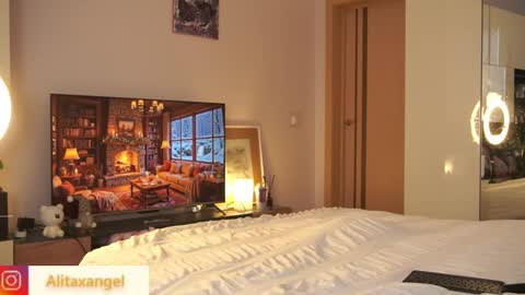 A L I T A online show from January 30, 9:47 am