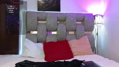 alix_kitty_ online show from February 24, 9:46 pm