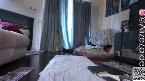 Alize Zaide online show from November 5, 10:04 pm