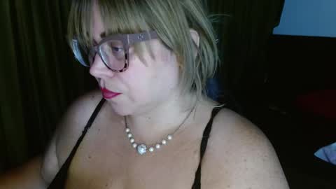 Snapshot of allegra_ferragamo chatting on December 21, 2:52 am Ale online show from December 21, 2:52 am