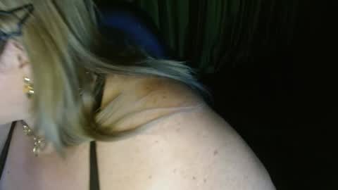 Snapshot of allegra_ferragamo chatting on December 2, 7:10 am Ale online show from December 2, 7:10 am