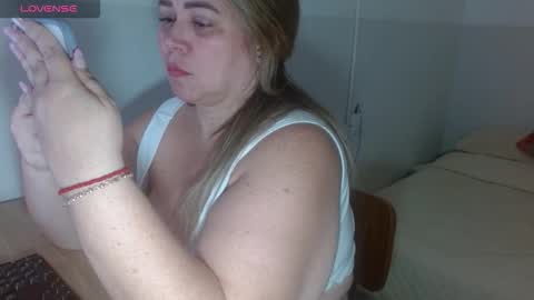 Snapshot of allegra_ferragamo chatting on September 21, 10:41 pm Ale online show from September 21, 10:41 pm