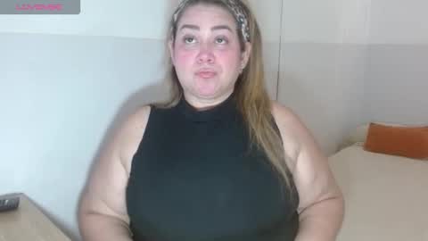 Snapshot of allegra_ferragamo chatting on September 23, 7:01 pm Ale online show from September 23, 7:01 pm