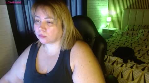 Snapshot of allegra_ferragamo chatting on February 16, 9:38 pm Ale online show from February 16, 9:38 pm