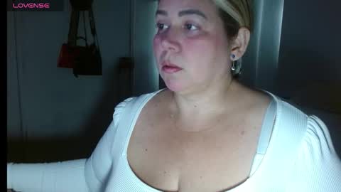 Snapshot of allegra_ferragamo chatting on October 9, 7:29 pm Ale online show from October 9, 7:29 pm