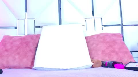 Allicia online show from March 3, 11:49 am