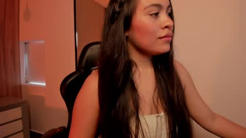 A L L I E online show from May 27, 8:06 pm