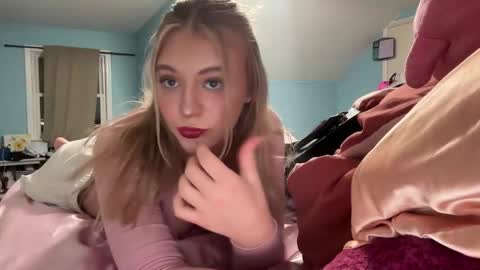 allisontaylorxo online show from January 9, 3:22 am