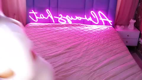 AlwaysHot online show from April 9, 6:19 am