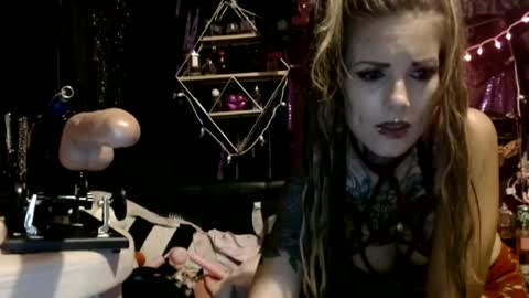 allymoon1369 online show from July 4, 10:00 am