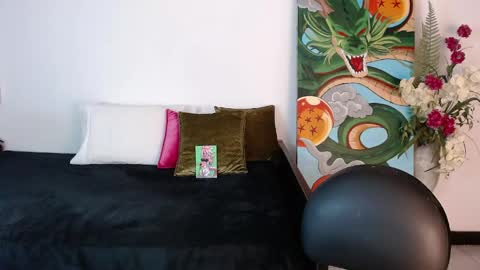 alma_art_ online show from April 13, 7:58 pm