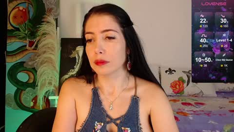 Snapshot of alma_art_ chatting on December 19, 11:35 pm alma_art_ online show from December 19, 11:35 pm