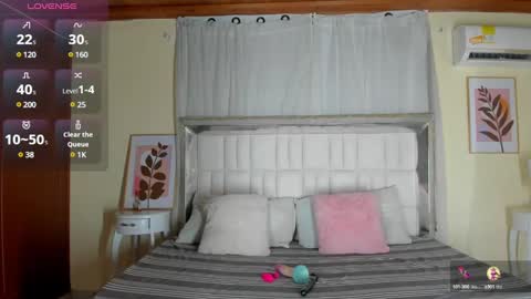   online show from March 4, 8:05 pm