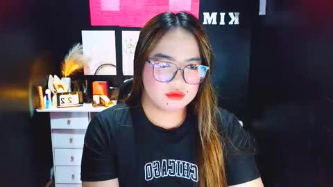 Almira online show from December 22, 1:53 am