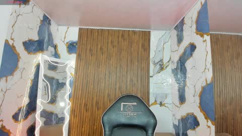 ALYCE  online show from April 6, 11:33 am