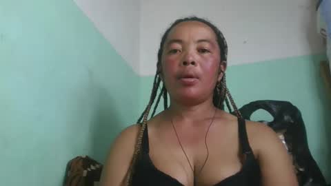 alypierette online show from April 16, 6:46 am