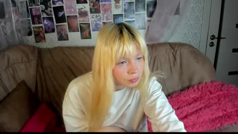 Alysa   7GMT  online show from February 18, 6:29 pm