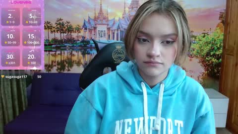 Snapshot of alyy_cute chatting on January 13, 2:21 pm Alyy online show from January 13, 2:21 pm