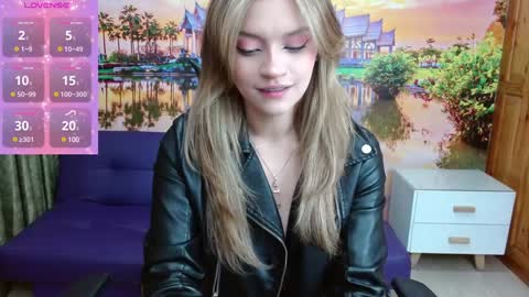 Snapshot of alyy_cute chatting on December 4, 2:26 pm Alyy online show from December 4, 2:26 pm