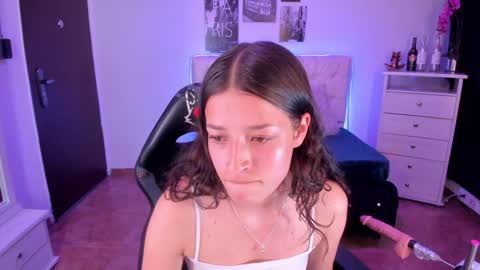 Snapshot of amaia_daniells chatting on January 4, 3:18 am B I A N C A online show from January 4, 3:18 am