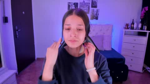 Snapshot of amaia_daniells chatting on January 7, 3:24 am B I A N C A online show from January 7, 3:24 am