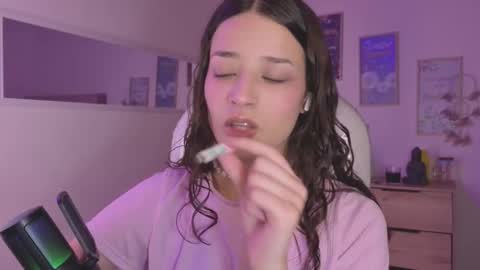 Snapshot of amaia_daniells chatting on October 2, 3:55 am B I A N C A online show from October 2, 3:55 am