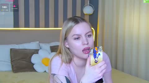 Amalia online show from June 17, 1:12 pm
