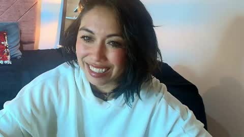 AMANDA FOX online show from April 14, 8:09 pm