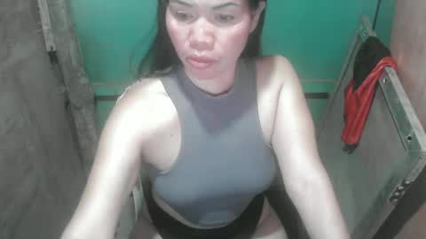 Snapshot of amanda_pinaymama chatting on March 11, 4:30 am amanda online show from March 11, 4:30 am