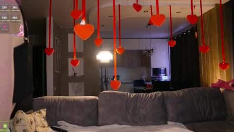     online show from February 15, 4:26 am