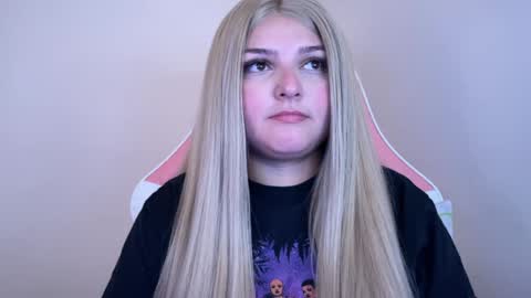 Amandha online show from February 3, 1:51 pm