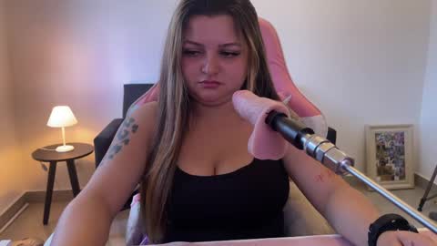 Amandha online show from April 22, 6:05 pm