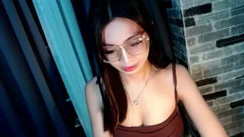 BELLA online show from April 5, 1:04 am