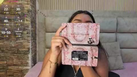 amarahanks_ online show from December 17, 7:51 pm