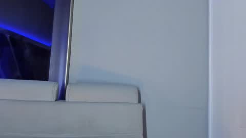 Emily online show from November 29, 2:21 pm