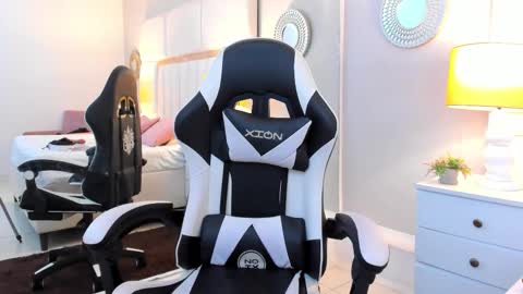 AmbarSantany  online show from November 30, 12:37 am