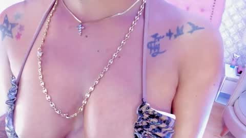 amber  ferrera online show from January 18, 9:33 pm